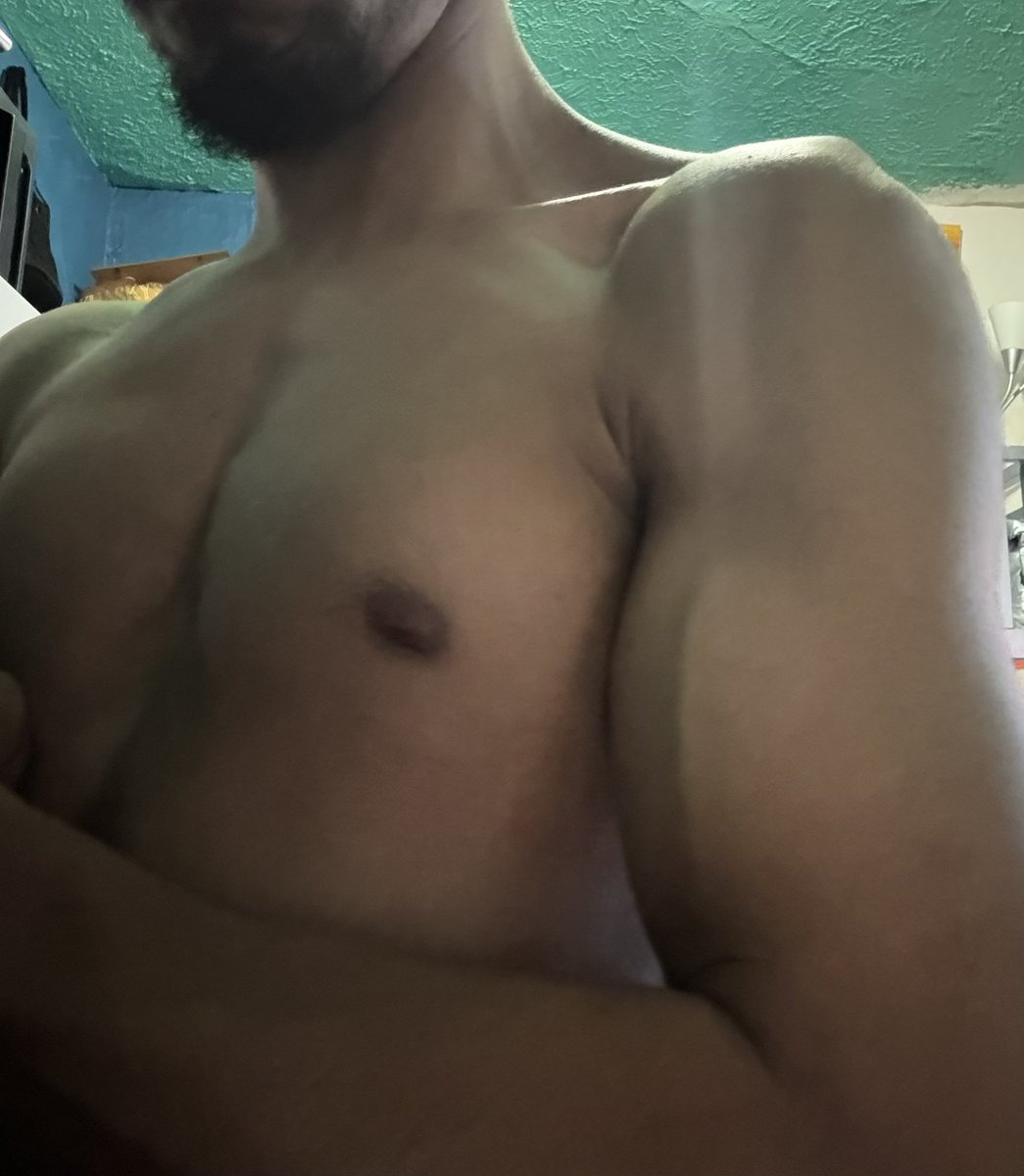 NYC_workout's tweet photo. Bicep pic https://t.co/hQFzL7H4iV