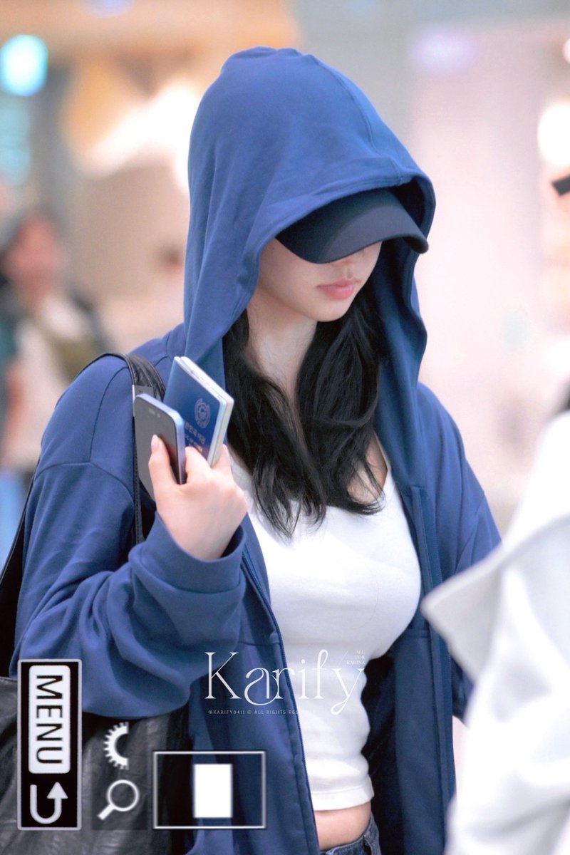 Karify0411's tweet photo. 260902 프리뷰 

잘가🥹 안전비행🛫

#카리나 #Karina 
#에스파 #aespa https://t.co/YXPCB29ubO