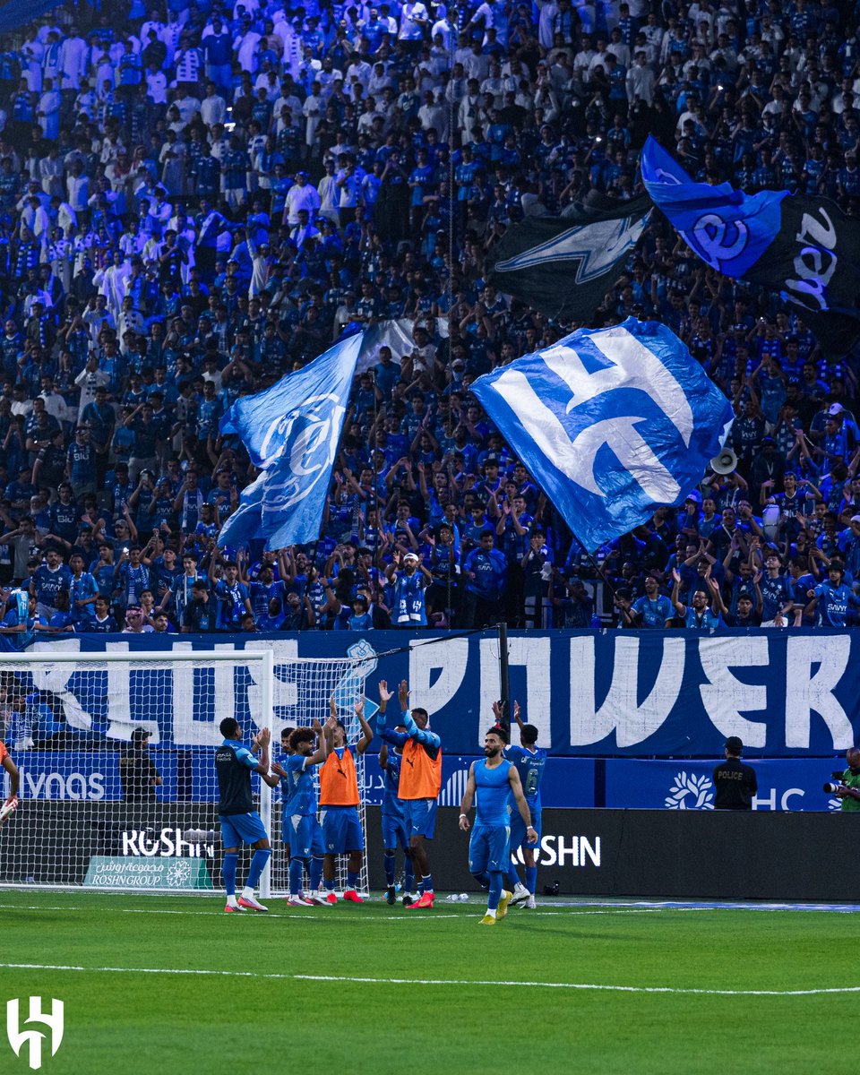 aimanfr10's tweet photo. بعد كل فوز كبير للهلال .. يرجع لي شعور كل مرة أكتشف إني مستحيل أكبر عليه ، شعور متجدد ومتشابه من سنوات ، من الطفولة للمراهقة وحتى المشيب ، الهلال يبقى داخلي يحمل ذات الصورة الزاهية والبسيطة فرحًا بلا تعقيد . 

صباح الخير 💙 https://t.co/83T3sr73OZ