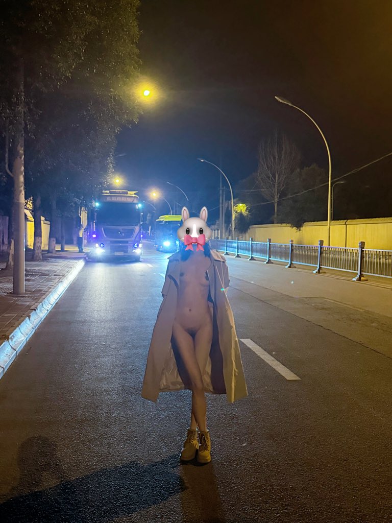Mnnnpuki's tweet photo. 夜晚的街道 https://t.co/8uEHC7HJzS