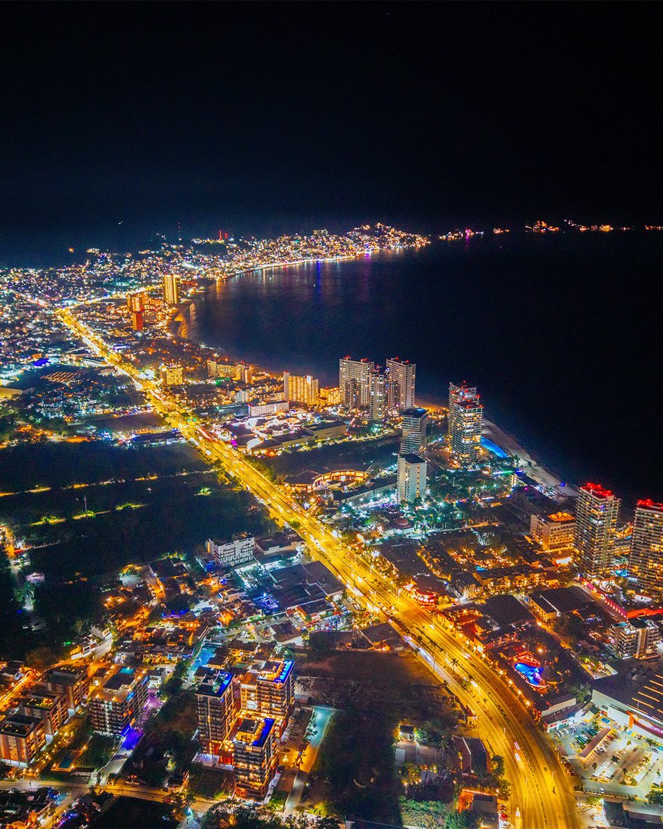 vallartashorex's tweet photo. Se espera una noche fresca en nuestro paraíso...
 llamado Puerto Vallarta 🙌🏻 https://t.co/aFn9wtdh0m