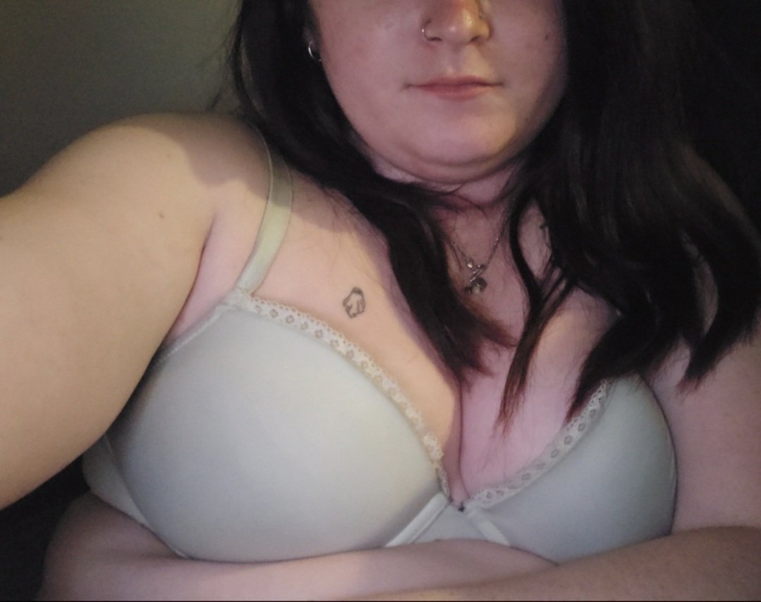 captainval52419's tweet photo. Estrogen and lots of fast food does wonders for my boobs https://t.co/QRNnCdcgaO