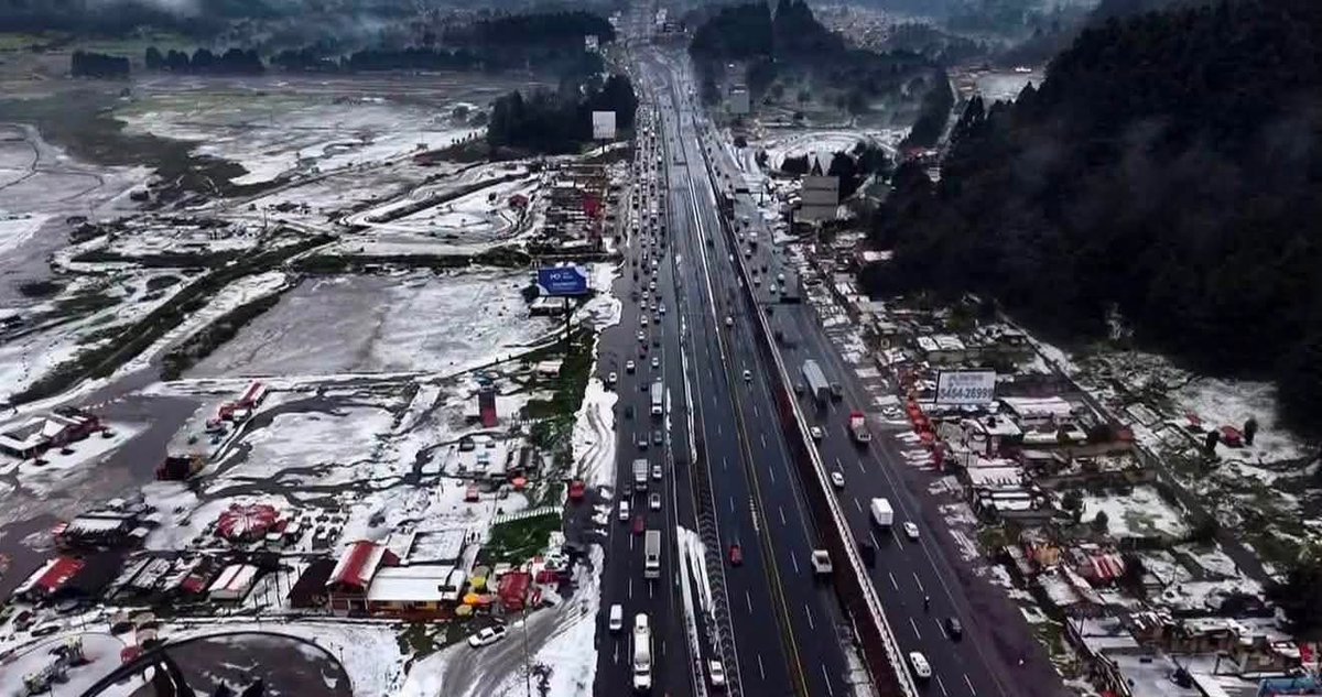 EdomexRed's tweet photo. Estas postales nos regaló la lluvia y #granizada que cayó en La #Marquesa #Ocoyoacac https://t.co/ufJKsUG5PK