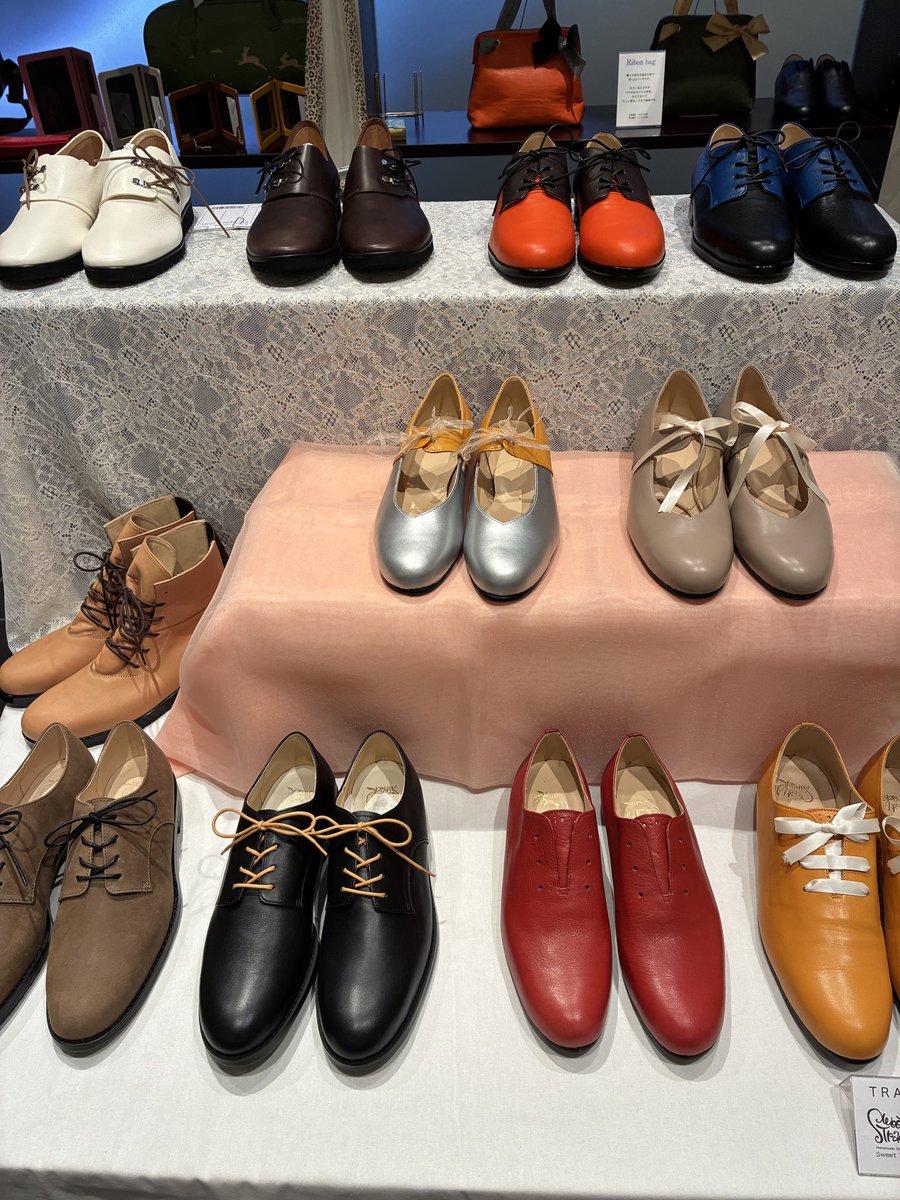 sweet_track's tweet photo. 丸善日本橋店にて革職人展はじまりました
是非お寄り下さい！

丸善日本橋地下1階
東京都中央区日本橋2-3-10
9月2日（水）〜9月8日（火）
9:30〜20:30(最終日17:00) https://t.co/psQ6eXyjIx