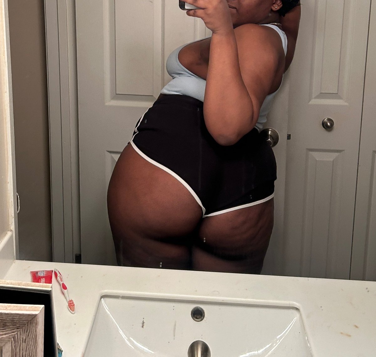 misscheekyz's tweet photo. Come watch it clap no hands 😈
#followme #onlyfanscontent #ebonypyt #thickebony #ebony #18plus #virałpost 
https://t.co/tpX5RQCfsH https://t.co/DOHlBSakiB