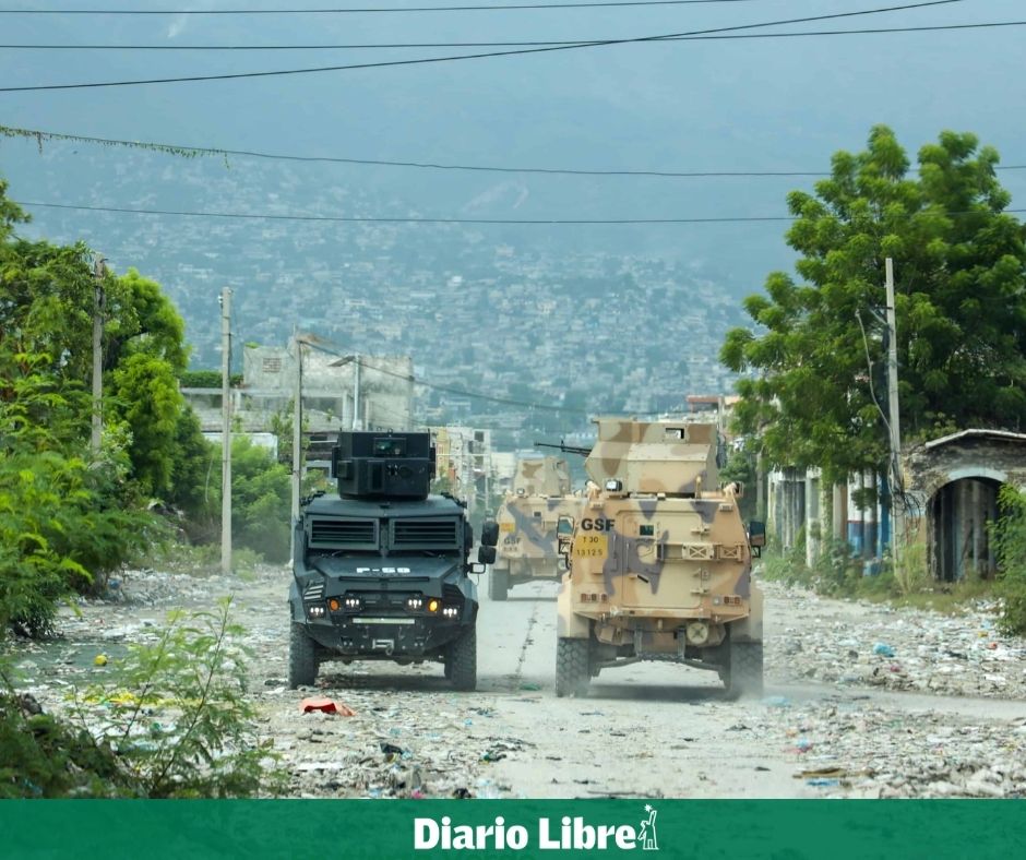 DiarioLibre's tweet photo. 🌐 |#MundoDL| Fuerza de Supresión de Pandillas inicia nueva fase de despliegue en Puerto Príncipe
Mira cómo se encuentran algunas zonas de Puerto Príncipe🔗https://t.co/9sjWqSjBcY
#DiarioLibre #GSF #PNH #Haití #Pandillas https://t.co/BB4Gwzx9IX