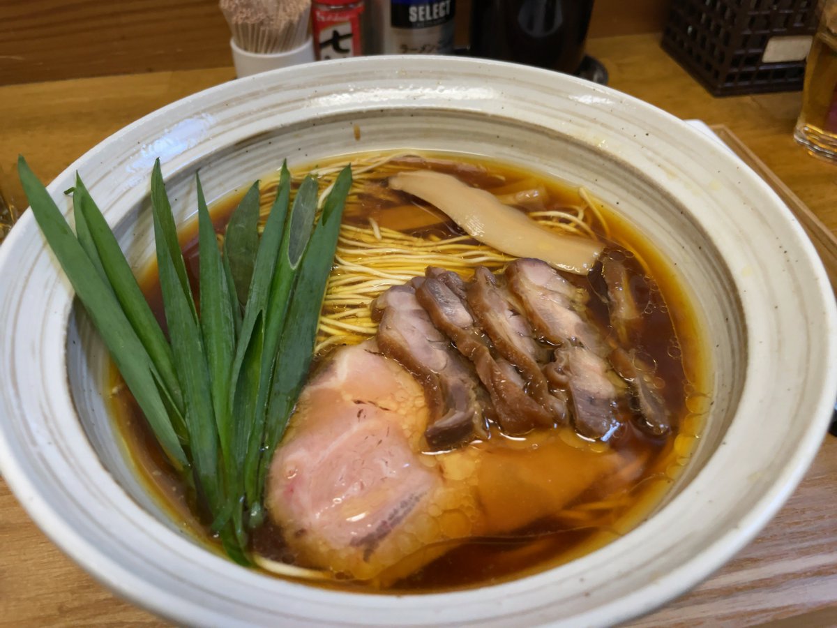 MitsuoDak's tweet photo. 笠岡ラーメンといえば、老舗の「坂本」や「いではら」ですが、同じく笠岡の「千鳥」もかなりおすすめ！旨いよ☺️

ぶらねた岡山：塩そばと味変も楽しむ 笠岡の麺屋 千鳥 https://t.co/fumvsAZg8r https://t.co/6NARlLMjJl