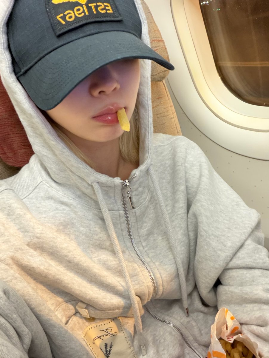 onewinter_'s tweet photo. 볼캡견 개좋음 ㅋㅋ https://t.co/agl5Sgu0jE