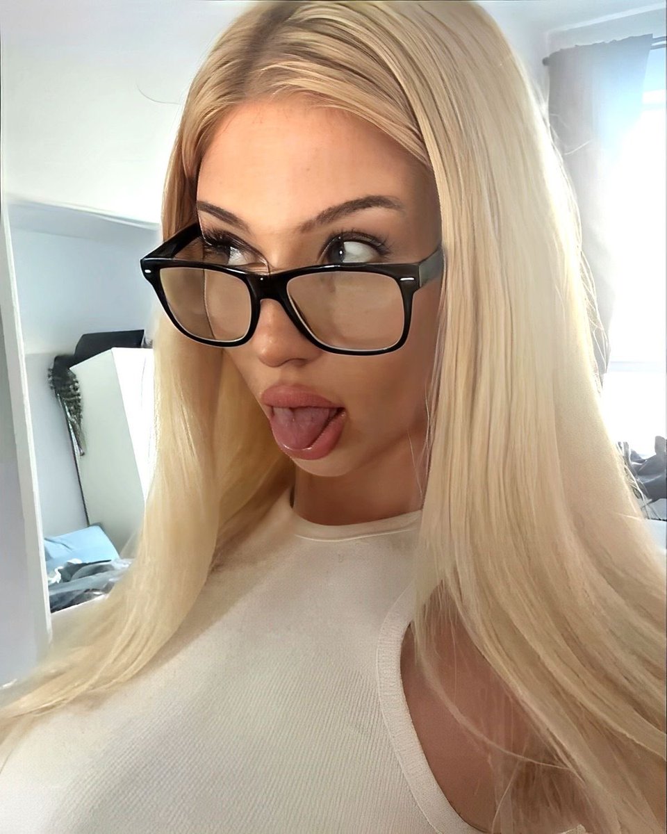 ReginaLovesqh's tweet photo. I almost forgot!! I hit 8 months free without one sip of alcohol today!! 🕊️🥰✨ https://t.co/8Qii1hAbzg