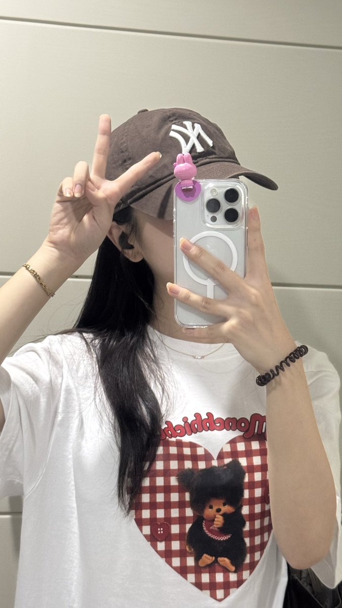 easyhadaa's tweet photo. 네일함 💗💗
네일 전 캐릭터들 동네 마실 시켜줌 
낼부터 공부할게요 꼬옥 .. https://t.co/mCxuag4hiZ
