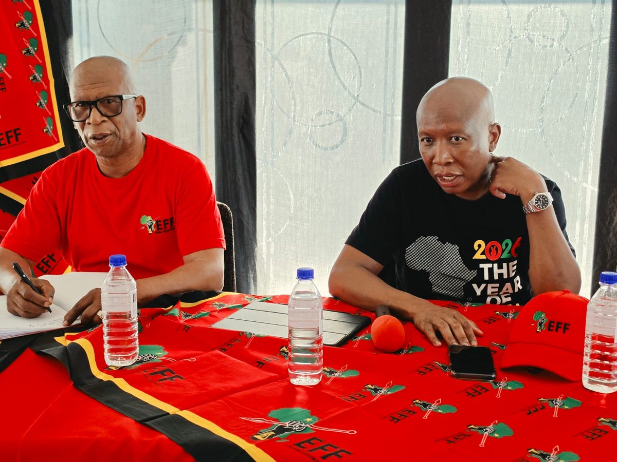 EFF_Limpopo's tweet photo. ♦️In Pictures♦️

The EFF President and Commander In Chief Julius Sello Malema met with Collins Chabane Mayoral Candidate, all Collins Chabane ward Councillor Candidates and SRETF members to get reports on the organisational readiness ahead of Local Government Elections https://t.co/vfbQlSOWOp
