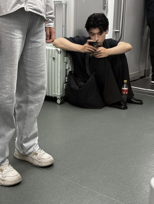 GouazeB's tweet photo. 비슷한 취향 가진 친구 사귀자  
 #ㅎㅃ #게친소 #ㅇㄴ #게이 #오프 https://t.co/lKqNNcSXfO