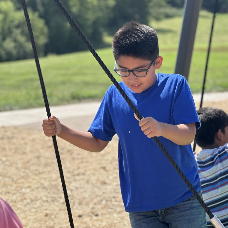 SQThomasElem's tweet photo. Third graders are enjoying all the new equipment on the playground! https://t.co/eXHkW8MupZ
