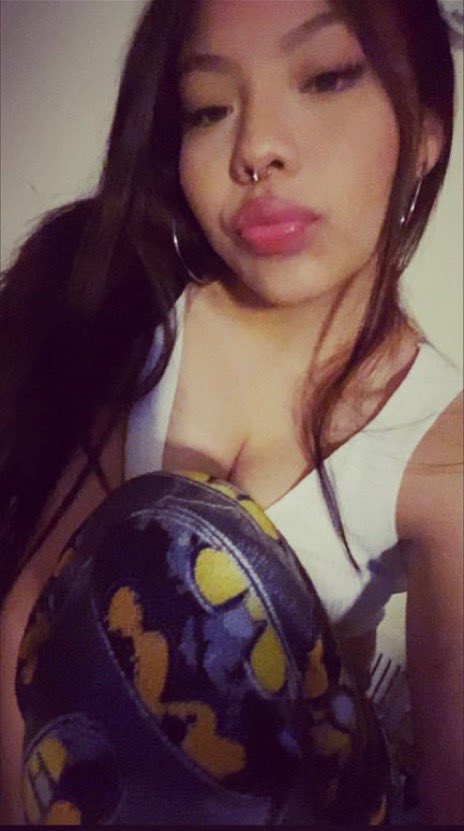 k0hlrs's tweet photo. in pjs in my bedroom looking for you #meetuptonight #nyc #meetups #nycmeetups #nsfwtwtًً #tits https://t.co/Jya5B9Va5L