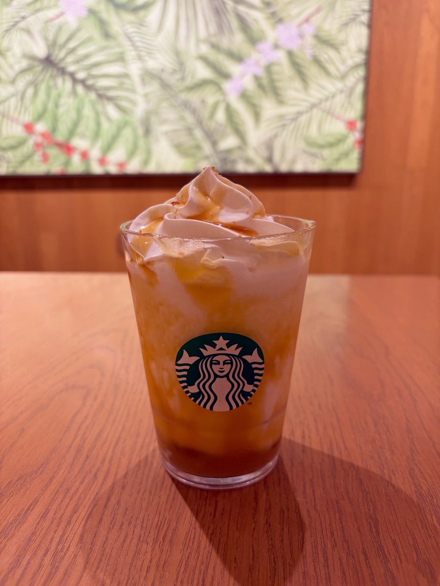 chfjae's tweet photo. スタバの「とろり蜜芋 紅はるかフラペチーノ」美味しい〜🍠✨ https://t.co/JfGthFBlf0