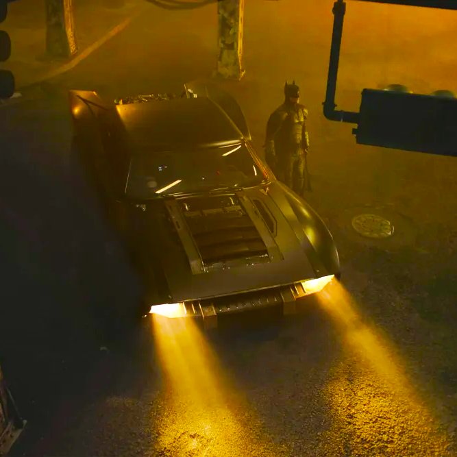 TheDCUFanhub's tweet photo. New set photos for THE BATMAN PART II have revealed a major moment involving the new Batmobile!

Potential Spoilers In-Article: https://t.co/wkseZjh0Hw…

#TheBatmanPartII https://t.co/P6mvNl9bEZ