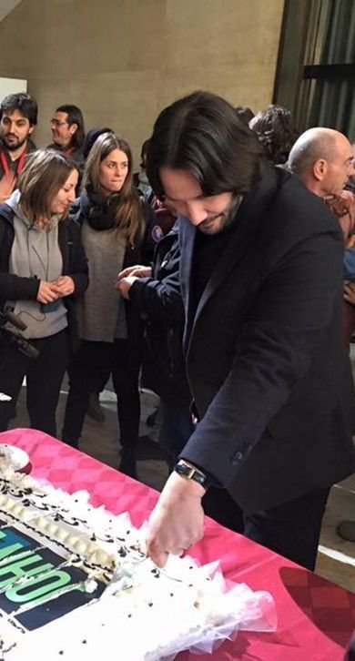 Keanu_Reeves645's tweet photo. “Happy birthday to me! 🎂✨ I’m grateful for another year of life, growth, beautiful memories, and the incredible people who continue to support me.  Thank you all for being part of this journey. Here’s to another chapter filled with happiness, purpose, and new possibilities. 🥂 https://t.co/nMiHW6dfCN
