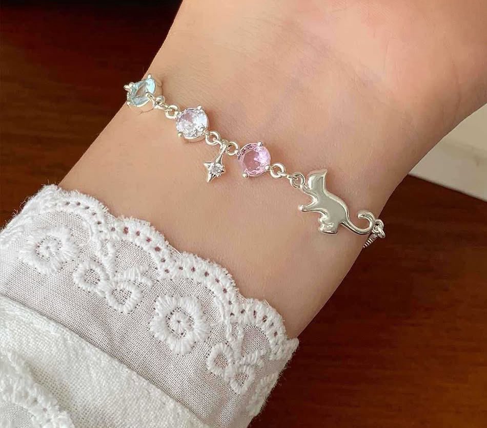 pingkymoon's tweet photo. cute bracelets you must have

a thread https://t.co/DpTNePTttQ