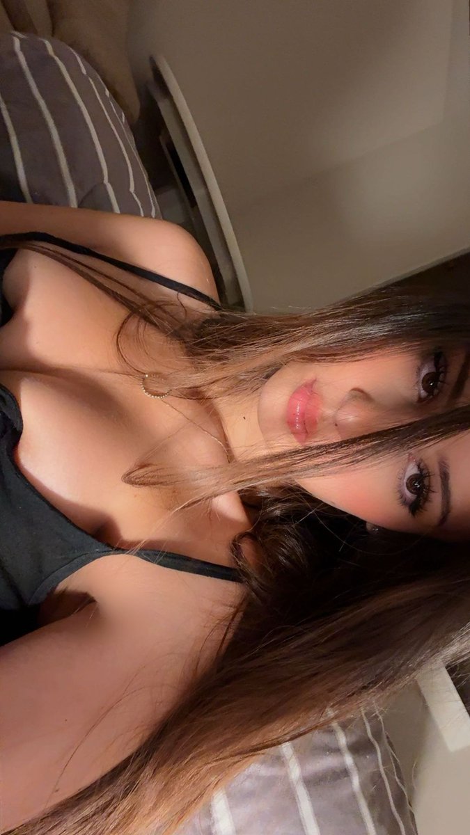 sofiaxsolanna's tweet photo. you’ll see me in the corner of your room during sleep paralysis tonight xoxo https://t.co/hwI2byAR8W