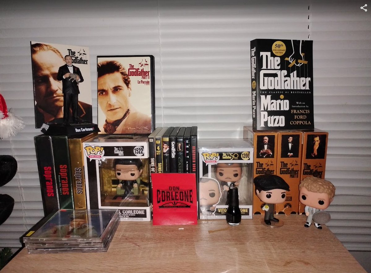 TNYM0NTANA's tweet photo. lowkey posting this again, the other set ups I had for my collection looked messy as hell, but it looks cleaner like this, what do y'all think ^-^ https://t.co/GquIV60PaJ
