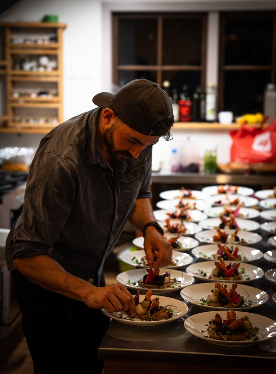 MangaroaFarms's tweet photo. Last week we hosted two Farm to Table dinners for Wellington on a Plate - a Field to Feast experience with delicious kai created by Tyler, with a real focus on local food. All veges and meat came from the farm, and most of the additional ingredients provided by local suppliers. https://t.co/jnkjwj2gTj