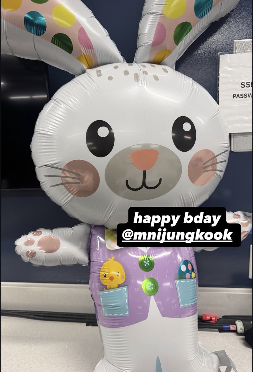 dreamjeons's tweet photo. rkive on instagram 

happy bday @/mnijungkook 

*bunny balloon used for jungkook’s birthday party https://t.co/ZQotLpTyWP