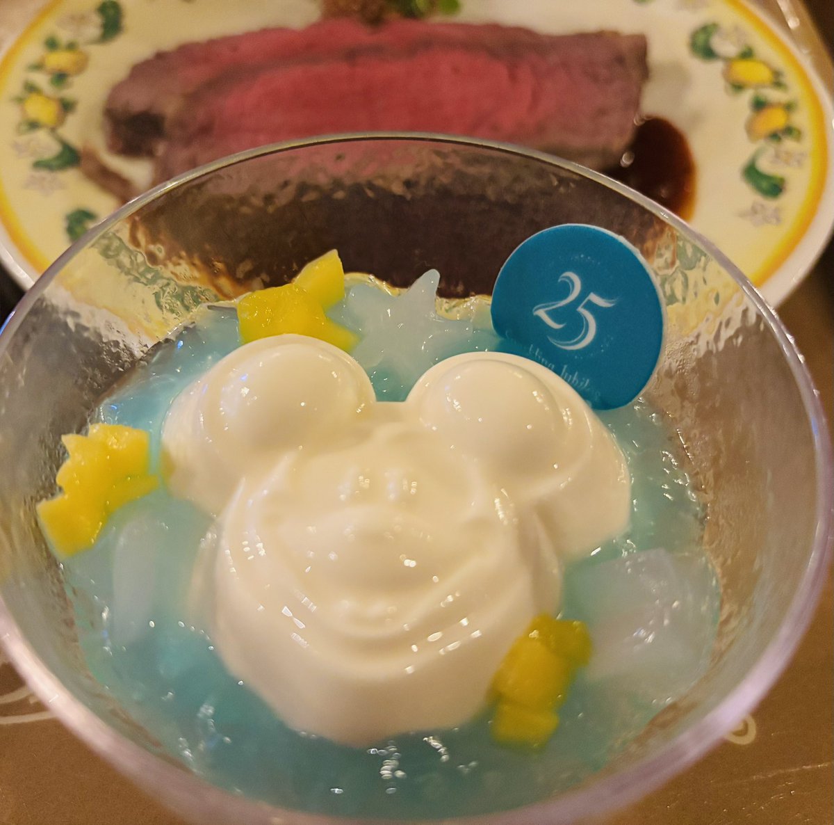 misoramen32's tweet photo. 25周年！🏰
楽しかったー！！ https://t.co/pGtnci75Gf