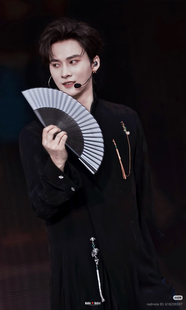 JiangLiPH's tweet photo. Young master Jiang ❤️‍🔥❤️‍🔥

cr. BADA_BADA | 江衡0403
DESIRE4 THE ETERNAL STAGE
#DESIRE4TEBinHKENCORE #JiangLi https://t.co/jnrYTejiAR