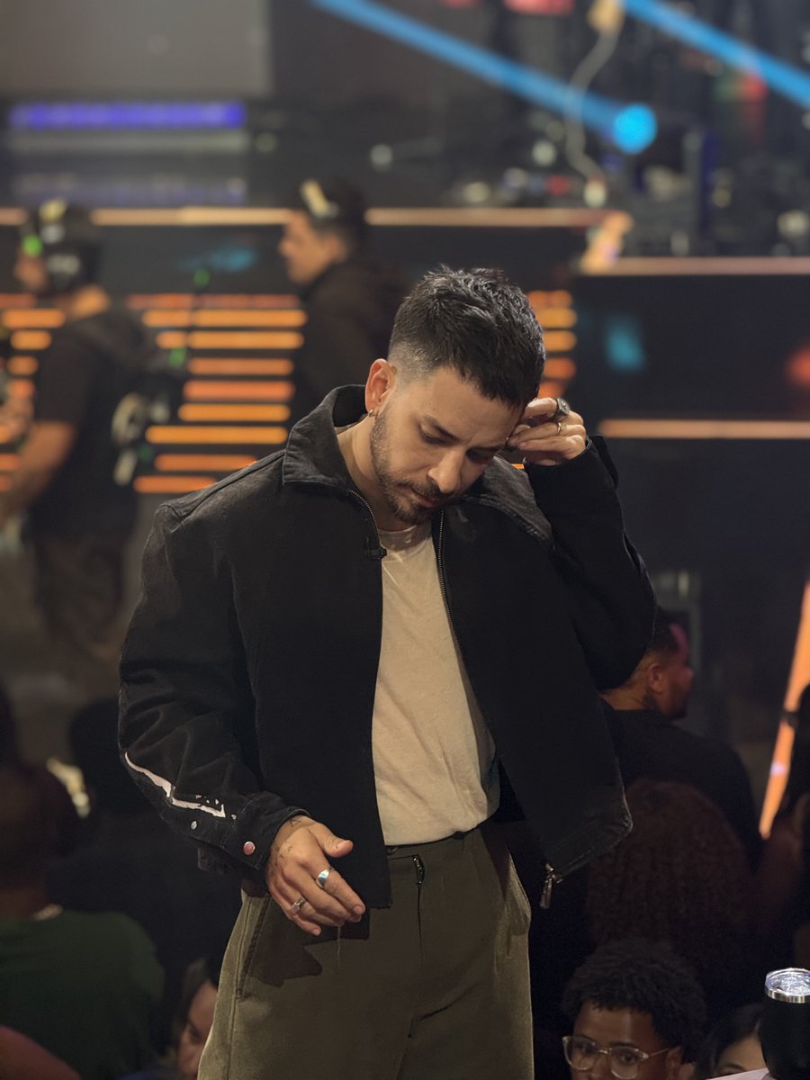 serlivrejr's tweet photo. Quem tá acompanhando esse lindeuso no @estrelasdacasa? #TeamJunior 💫
📷 @deibsonleicam https://t.co/3WRIXCvemY