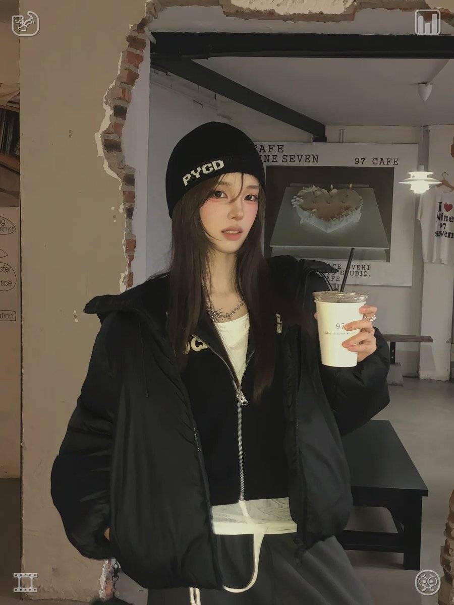 kosigure_game's tweet photo. A cozy lamp glows warmly atop the dresser. I settle into my chair, power up my computer, and dive into the brochure assignment. An hour in, I pause for a breather and wander to the lounge for a coffee refill. Cup in hand, I find myself before the lounge mirror, taking a moment t https://t.co/QDqCYiL8BF