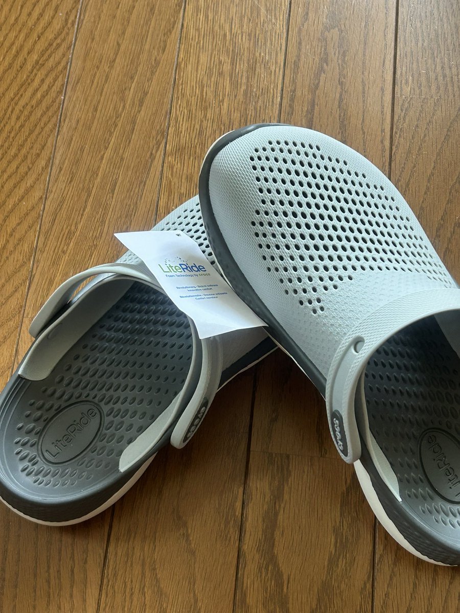 gachi_7134's tweet photo. いま使ってるサンダルが壊れそうなのでポチった🩴
やっぱりクロックスは良いなぁ🙆
#crocs https://t.co/d12m7S7jrY