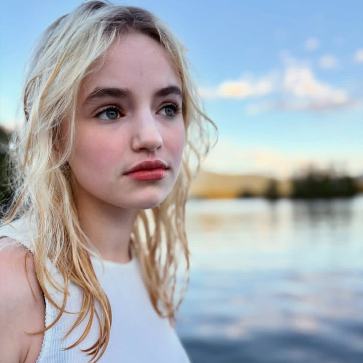 minishedevil's tweet photo. Full name- Cassandra Ivy Novak 

Age -14 

Personality- confident, sassy, competitive, mischievous 

Powers/special abilities- telekinetic, speed, mind control, teleportation, etc. 

Sexuality- straight 

Highly intelligent and gifted 

Comes from popular wealthy family https://t.co/TzlKDUEYJ4