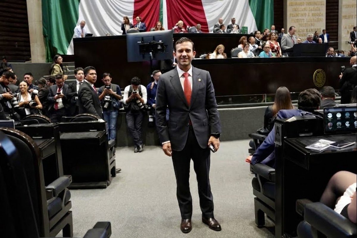 gelizondop's tweet photo. Hoy, en sesión de Congreso General, iniciamos el Primer Periodo Ordinario del Tercer Año de la LXVI Legislatura, donde recibimos el Segundo Informe de Gobierno. Desde el Senado seguiremos impulsando los temas importantes para nuestra gente y llevando la voz de Coahuila a la tribuna. ¡A darle con todo! ¡Puro jale y puro pa’delante! 👊🏻
#CoahuilaPaDelante #PuroJale