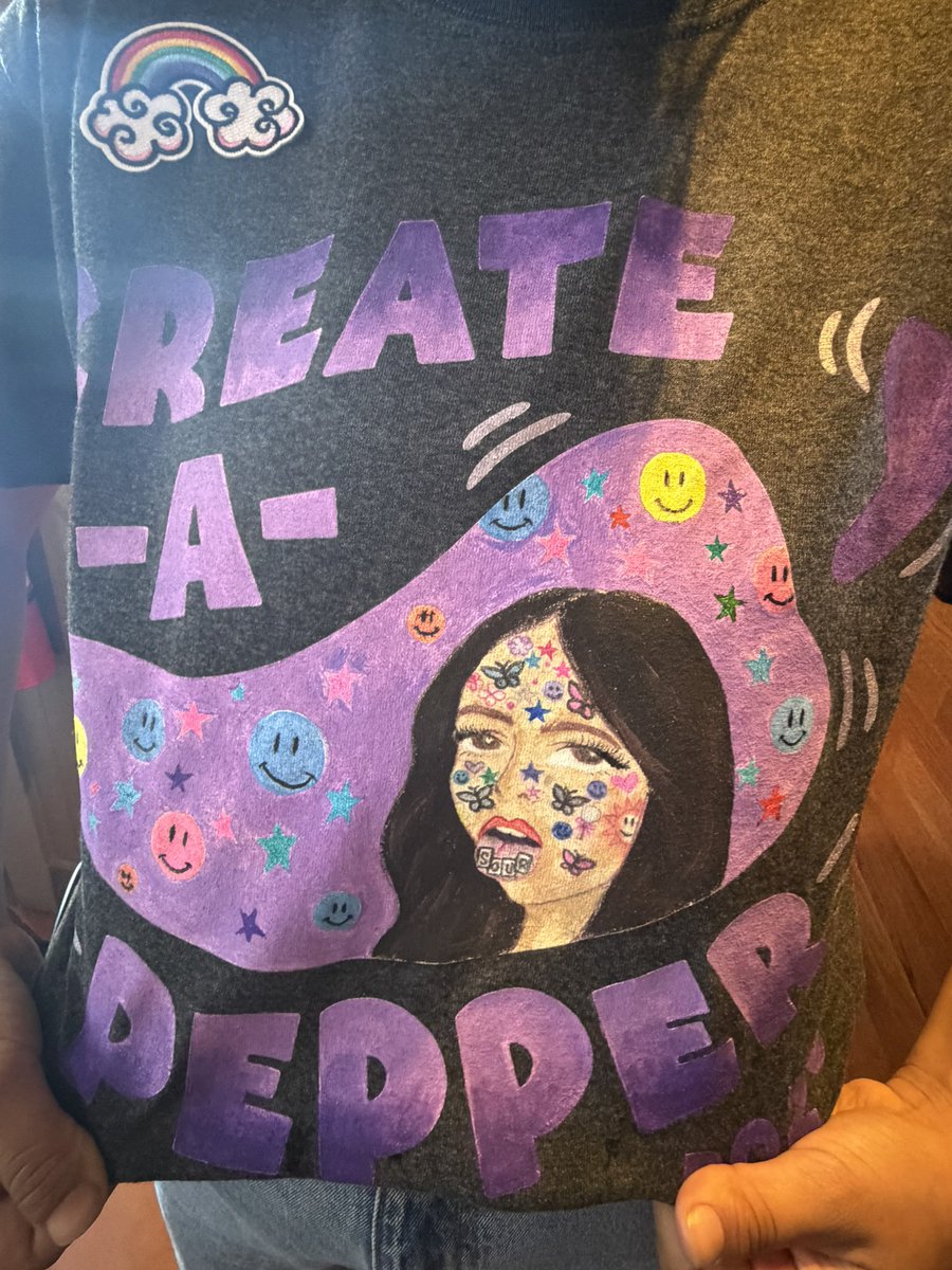 KindredAtienzo's tweet photo. Alexis is a real artist and did a great job with her Olivia Rodrigo shirt 🌶️🖍️✨ #chilis #chilislove #stjude #createapepper #showup https://t.co/fZFmewFb6K