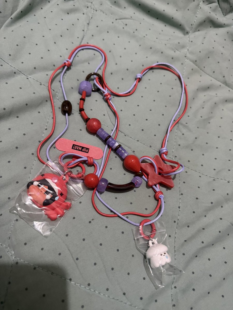 Doyoungjoy's tweet photo. want to trade (WTT)

phone strap cry me an ocean popmart

HAVE : the octopus
WANT : the pufferfish atau the sea bunny

belum pernah dipake, baru di unboxing aja
boleh dm atau reply yaa🥰 https://t.co/PDU2qyHAG4