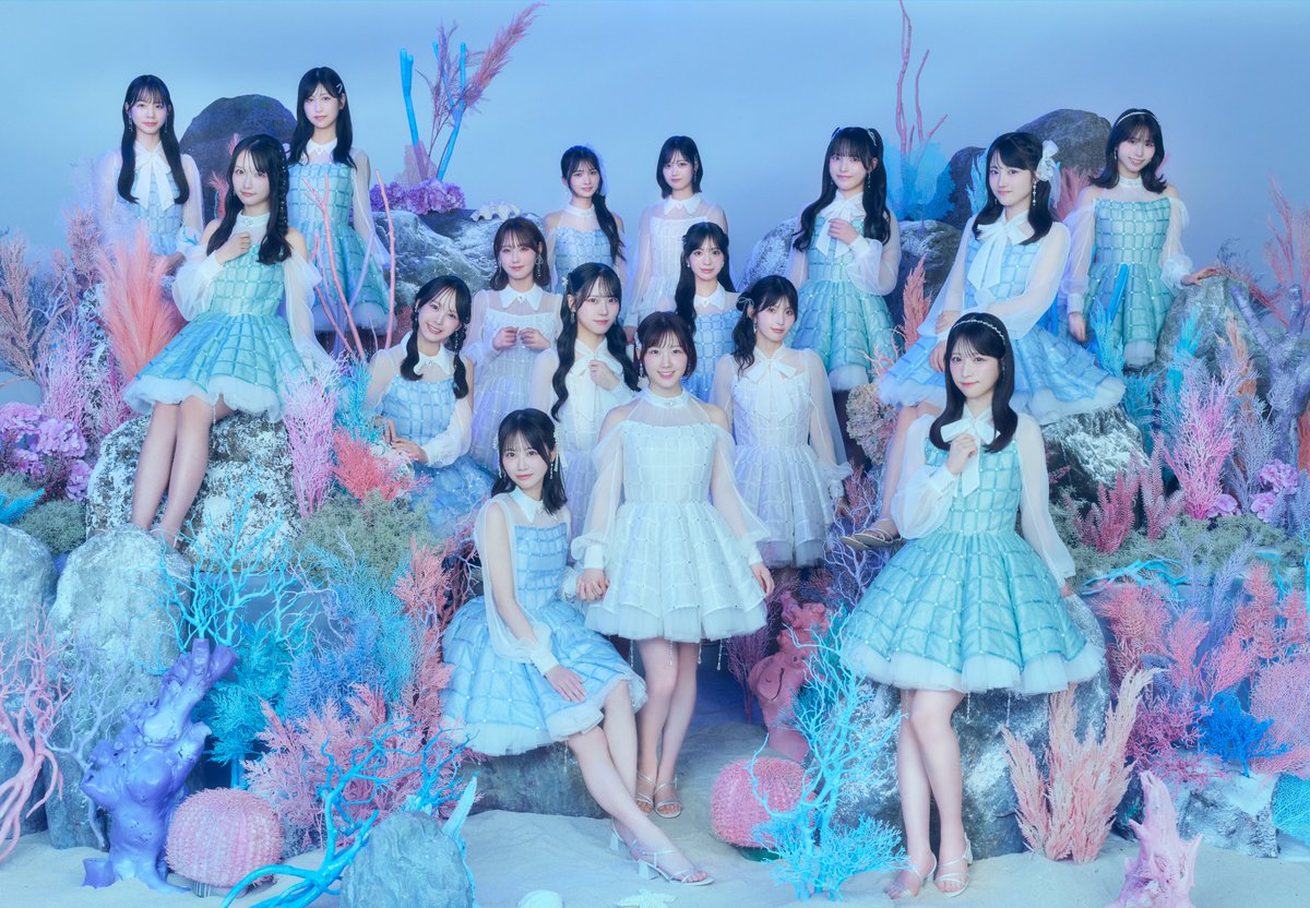 STU48_official_'s tweet photo. ／
10月7日(水)発売のSTU48 14thシングルのタイトルが
「冬服に着替えたら」に決定！
＼

収録されるカップリング楽曲の内容も決定致しました！さらにジャケット写真・アーティスト写真を公開！ 発売までお楽しみに！

✅詳細はこちら
https://t.co/5MQUpDQvhG 

#STU48 #瀬戸内 
#冬服に着替えたら https://t.co/FdIdmLDZkF