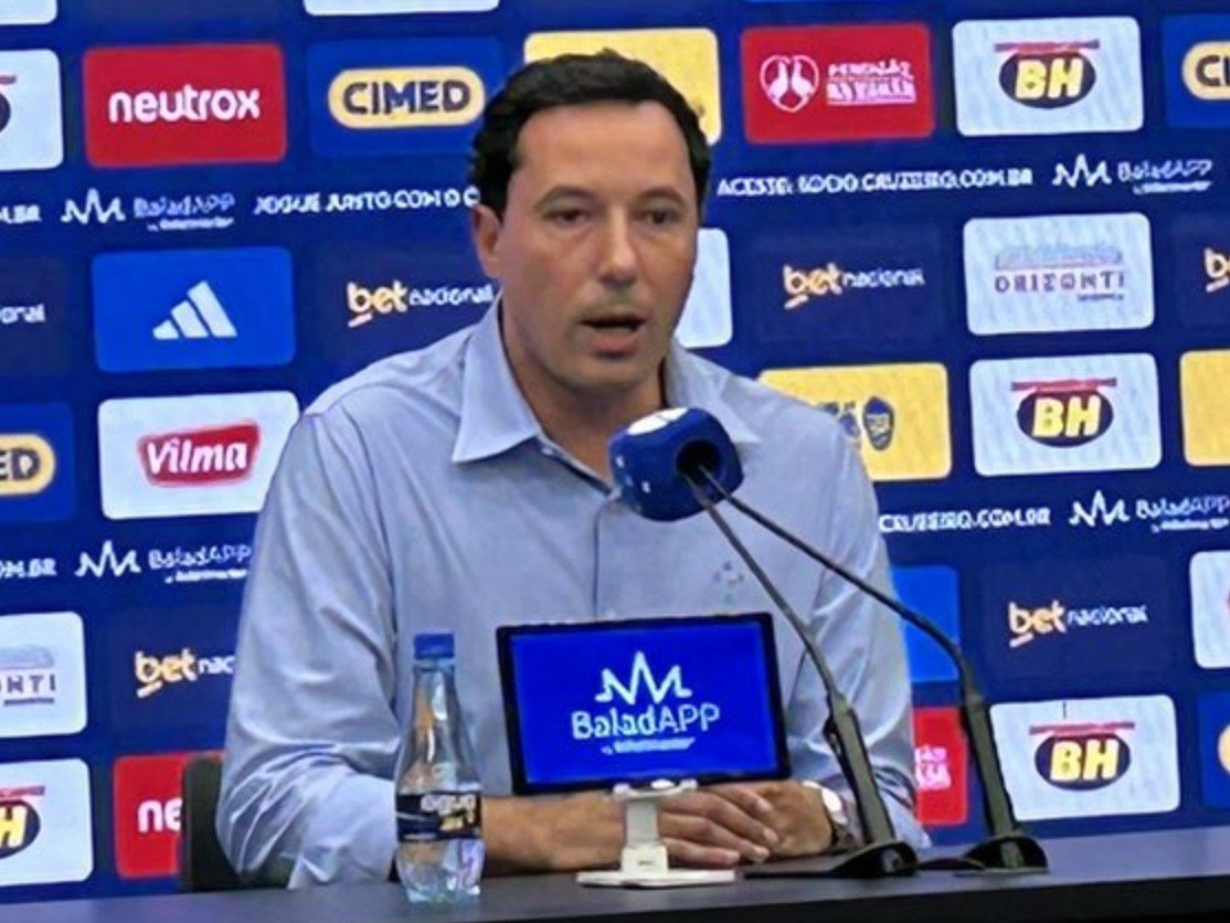 conexaocec's tweet photo. 🔵 REGISTRO

Pedro Junio faz breve pronunciamento pedindo desculpas ao torcedor e diz que todos estão indignados.

“Estou aqui para assumir a responsabilidade junto ao departamento de futebol e falar que precisamos dar uma resposta. Temos uma obrigação com o torcedor uma vaga na Libertadores do ano que vem”.

📰 @gui_alvesc