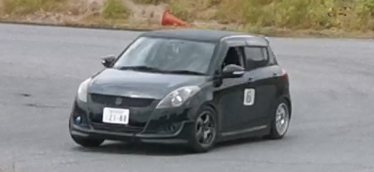 Toiii1111's tweet photo. ZC32S売ります！！
千葉県より

スイフトスポーツ2012年式6MT
ジムカーナ車両
60万円

車検：来年10月まで！
距離：13万キロ
エンジンオイル、ミッションオイルは3000～5000km毎に交換してます。

詳細はdmでお願いします。

 #車売ります
 #zc32s https://t.co/9rEjD6sY1n
