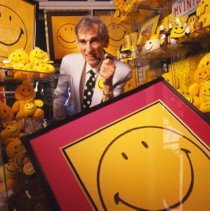 owenbroadcast's tweet photo. odd piece of illustration history is that theres a guy who claims he invented “the smiley face”, despite it clearly feeling like a universal naturally developing symbol: https://t.co/KqV5Jh0GXb