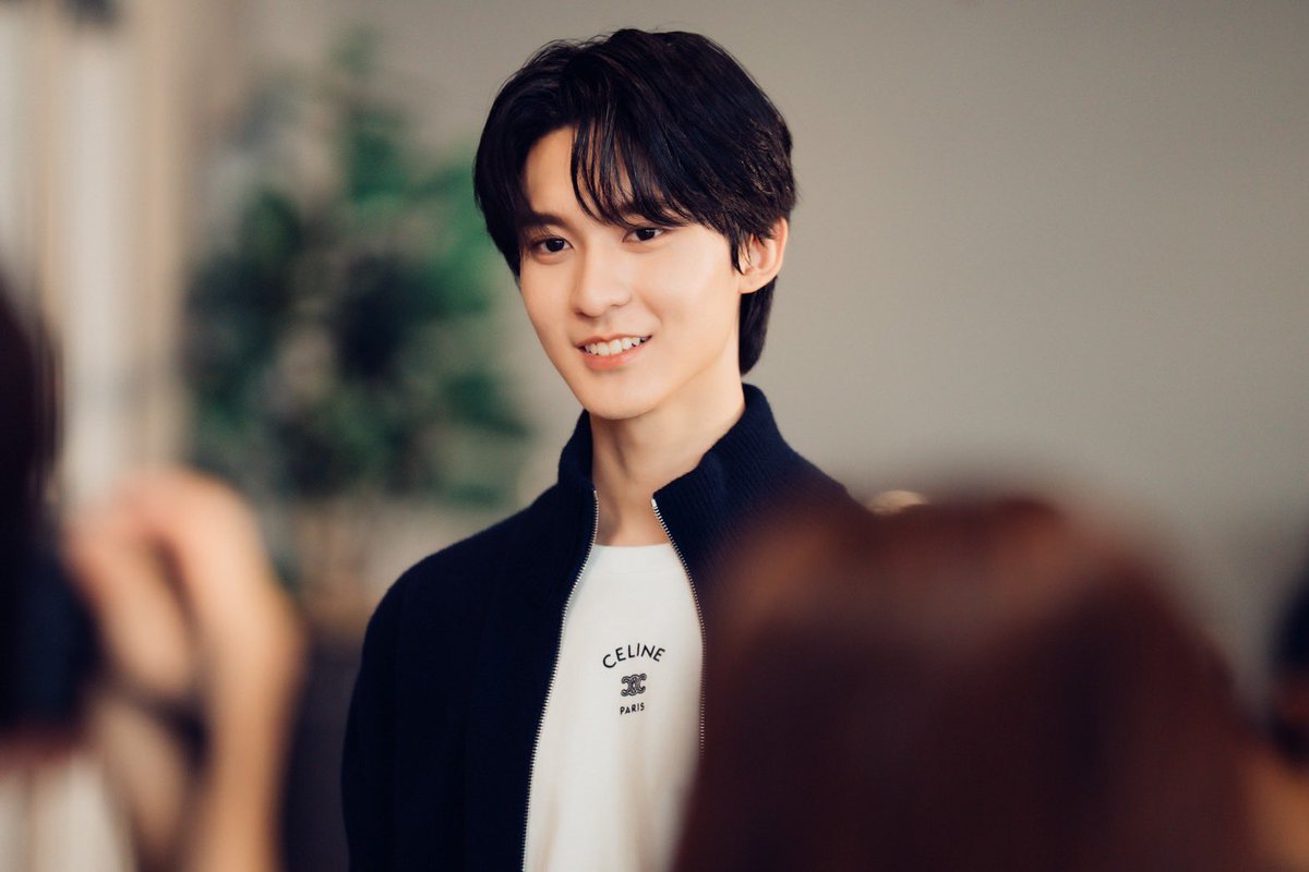 rryjinnn's tweet photo. มาช้าหน่อยน้าแต่ริวมาแล้วนะครับ สวัสดีครับ ผมริวจินนะครับ รับบทเร็นจิ ใน #MrFanboySeries ริวดีใจมากเลยที่ได้เล่นเรื่องนี้ และดีใจที่ทุกคนพูดถึงอาจจะยังออกไม่เยอะมากแต่ต้องจับตาดูให้ดี ขอบคุณพี่ๆนักแสดงทีมงานที่ไว้ใจริวแม้ริวยังใหม่มาก ยังกลัวสั่นกล้องแต่ริวก็ผ่านมาได้เพราะทุกคน ฝากเชียร์เร็นจิด้วยนะครับ รับรองไม่ทำให้ผิดหวัง และริวจะนำคำติชมและกำลังใจไปพัฒนาตัวเองต่อไปอย่างแน่นอนค้าบ ทุกคนส่งกำลังใจให้ริวด้วยนะ คนที่ยังไม่เก่งคนนี้ วันนึงจะเก่งให้ทุกคนภูมิใจ

MR FANBOY CHAPTER 1
#MrFanboyEP1
#rryjinnn