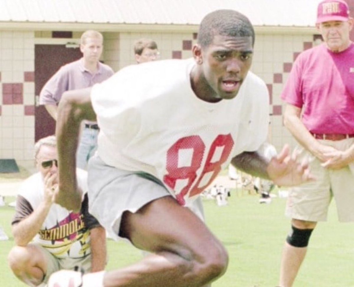 timelesssports_'s tweet photo. (1995) Randy Moss as a redshirt freshman at Florida State. https://t.co/TSHl5rJd7b