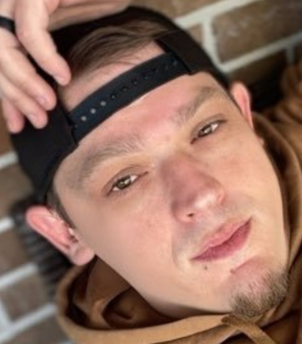 edgardorey90's tweet photo. Rich of you to talk shit about a black woman's appearance. Then, I looked at your photo, username and the shit you just posted earlier and it all checks out PERFECTLY. 😂 https://t.co/hbWm6B4NZv