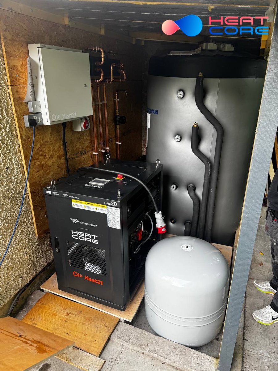 Heatcore_tech's tweet photo. HS20 installation complete!👏

Successfully set up at home. One compact system delivers reliable heating AND hot water for a whole 200+ sqm house - all while mining BTC at the same time.🏡🪴

Sustainable heat + passive income in one unit. Home mining done right.☀️
#HeatCore #WhatsMiner #BTCMining #HydroCooling