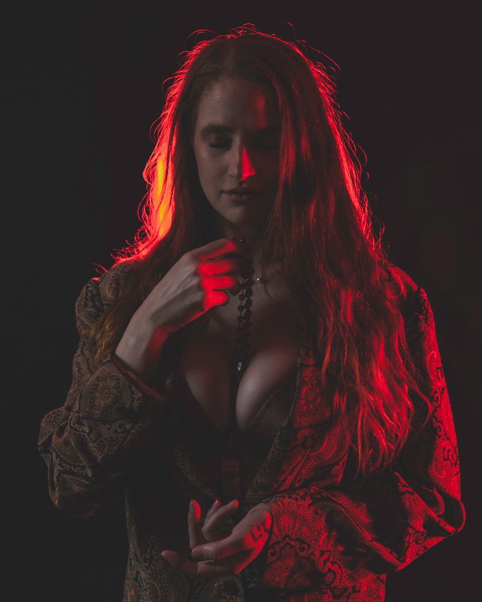 Saint_Rose_Mary's tweet photo. https://t.co/Zhm6IyYMuQ @NiteFlirt https://t.co/ceJHbM5N0u