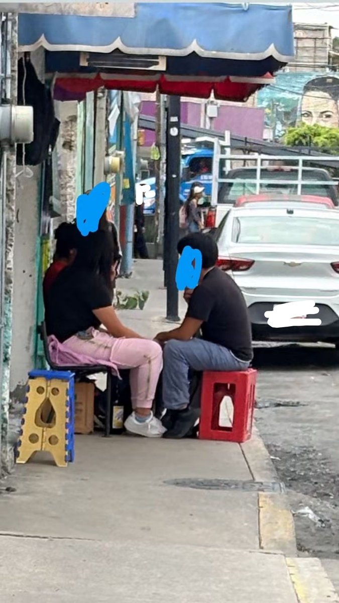 WeeirdFishees's tweet photo. @Alc_Iztapalapa @SeGobCDMX @C5_CDMX Solicito su apoyo para liberar la banqueta obstruida por un negocio en calle Santiago #1, entre Av. Ermita y calle Agustín Melgar, col. Santiago Acahualtepec, Iztapalapa.
El negocio de miscelánea obstruye el paso peatonal con bancos. https://t.co/7muVONTTLa