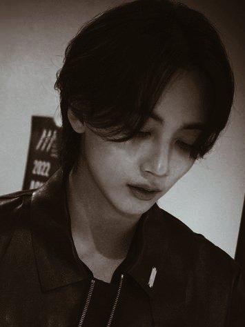 connoisseour's tweet photo. berangkat  ke  kantor  feeling  empty  karena  sehari  nggak  ketemu  klaira.   ⦙   𝘵𝘩𝘦 𝘨𝘳𝘢𝘯𝘥 𝘦𝘷𝘦𝘳𝘮𝘰𝘯𝘵, 𝘬𝘶𝘯𝘪𝘯𝘨𝘢𝘯, 𝘫𝘢𝘬𝘢𝘳𝘵𝘢. https://t.co/Ek6t43swUZ