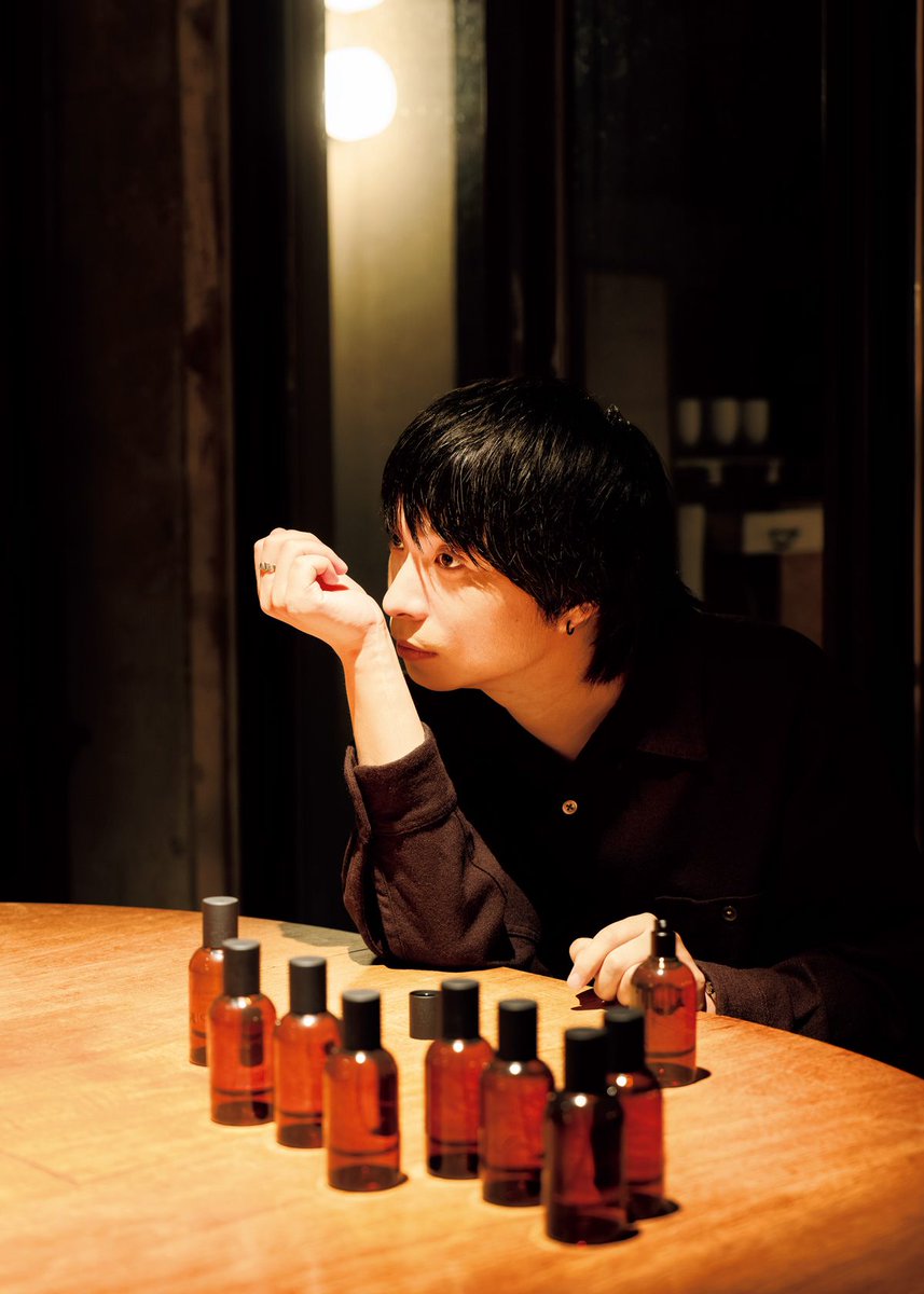BRUTUS_mag's tweet photo. 尾崎世界観、〈イソップ〉の香りと出会う 
https://t.co/uJd4Btsgo8 #PR https://t.co/dEEE1O6Lzm