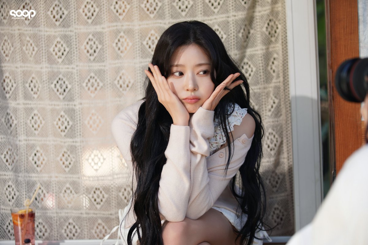 saveminju025's tweet photo. 260902 베리즈 포스트 #김민주

[Berriz ONLY] 여름이 지나간 자리🍃

여름은 가도 우리가 함께했던 순간은 남으니까🌼💛 https://t.co/JbTDcHwbOo