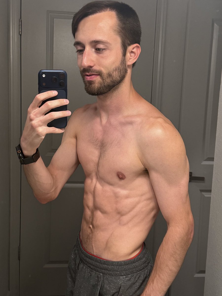 timmsauce's tweet photo. I did some sit ups today https://t.co/GtOdib6xvC