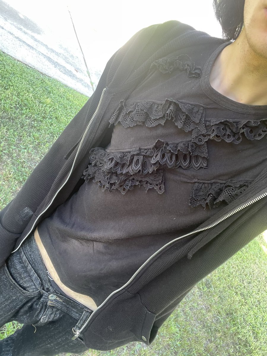 linseraphim's tweet photo. A bullet for pretty boy https://t.co/ozO349nBkd